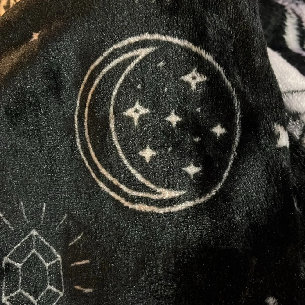Witchy Halloween throw blanket *FIRM PRICE*